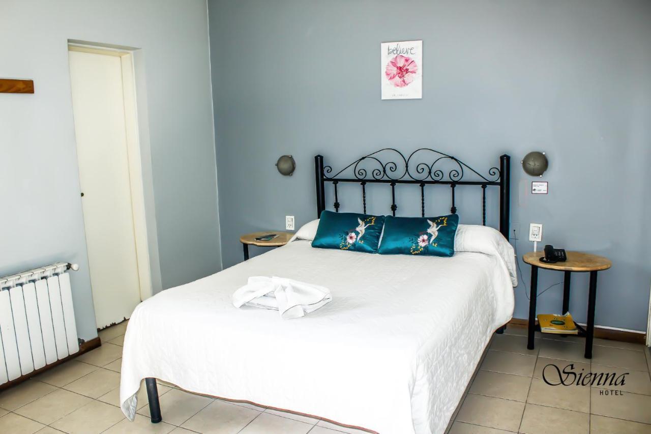 Hotel Sienna ميندوزا المظهر الخارجي الصورة