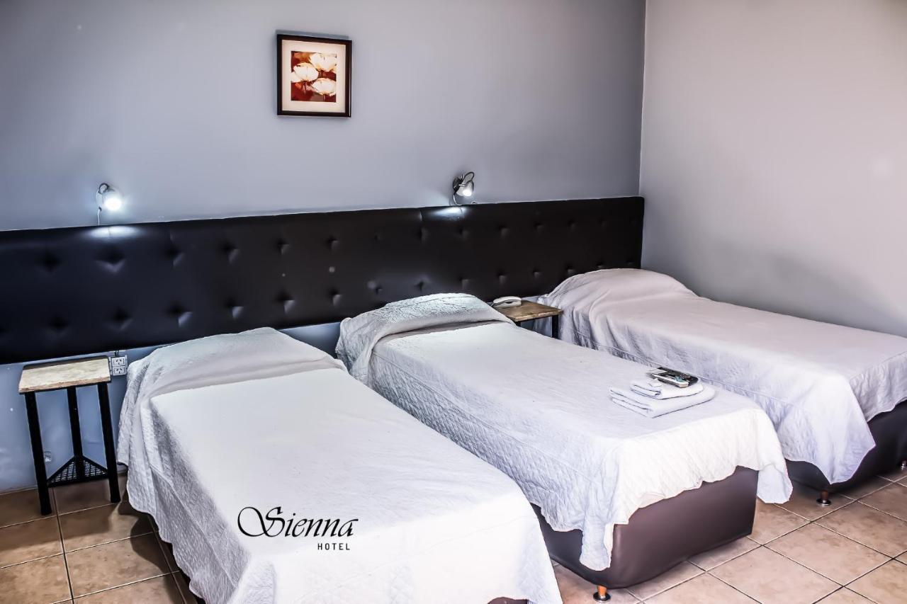 Hotel Sienna ميندوزا المظهر الخارجي الصورة