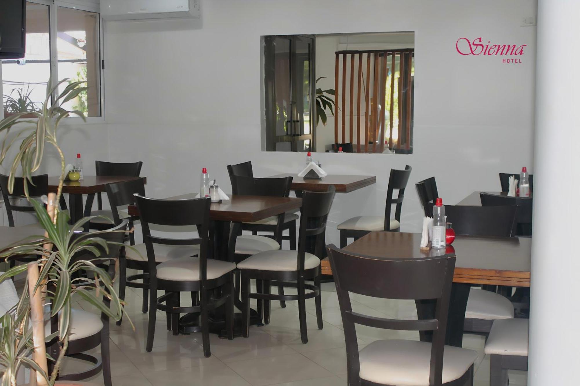 Hotel Sienna ميندوزا المظهر الخارجي الصورة